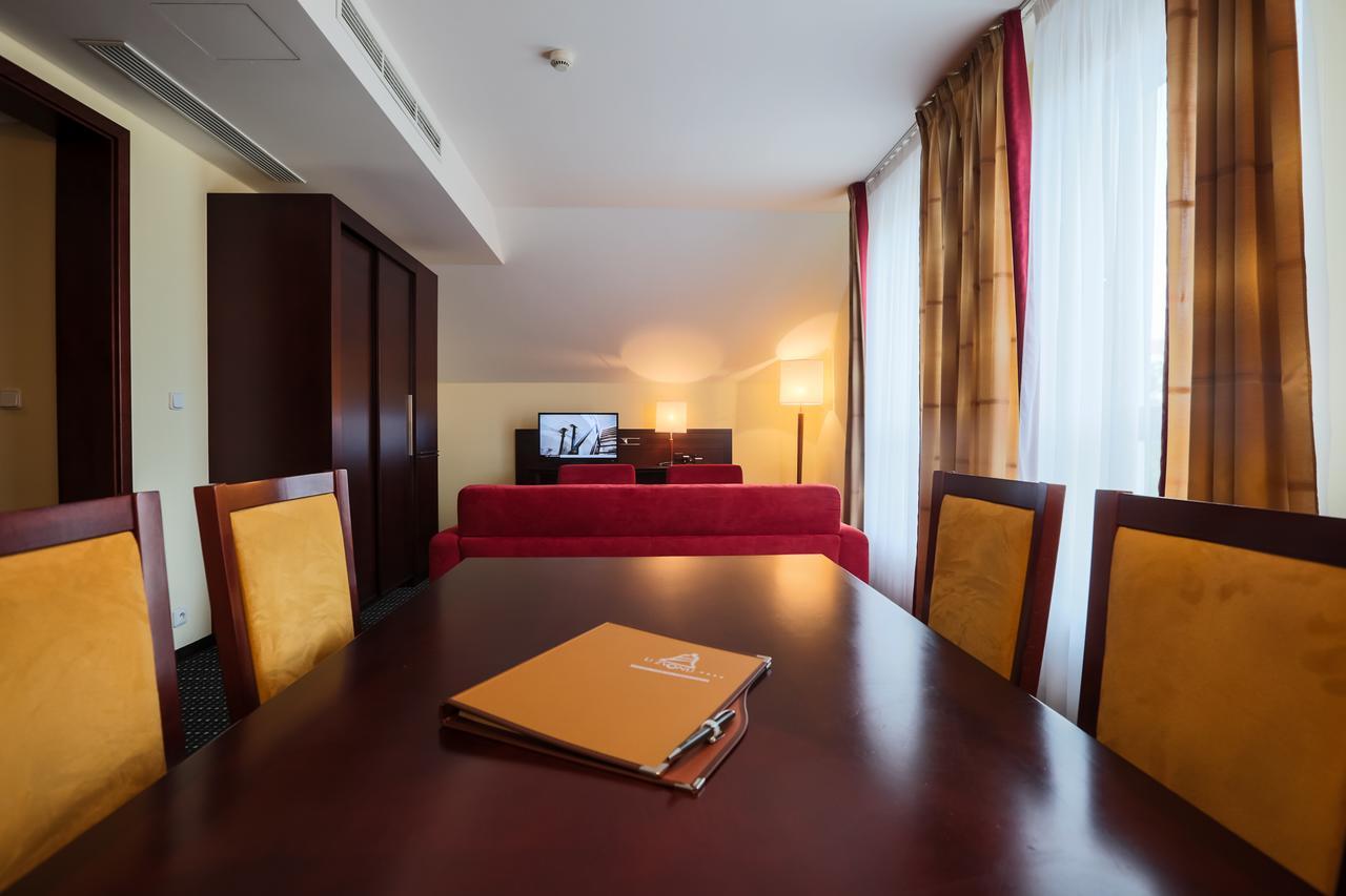 U Zvonu Hotel Plzen Exterior photo