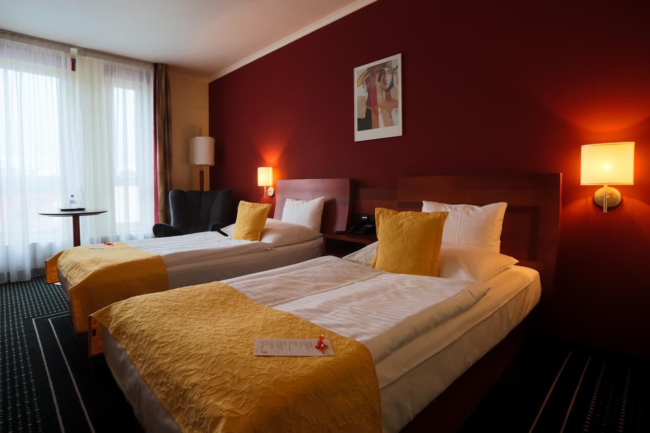U Zvonu Hotel Plzen Exterior photo