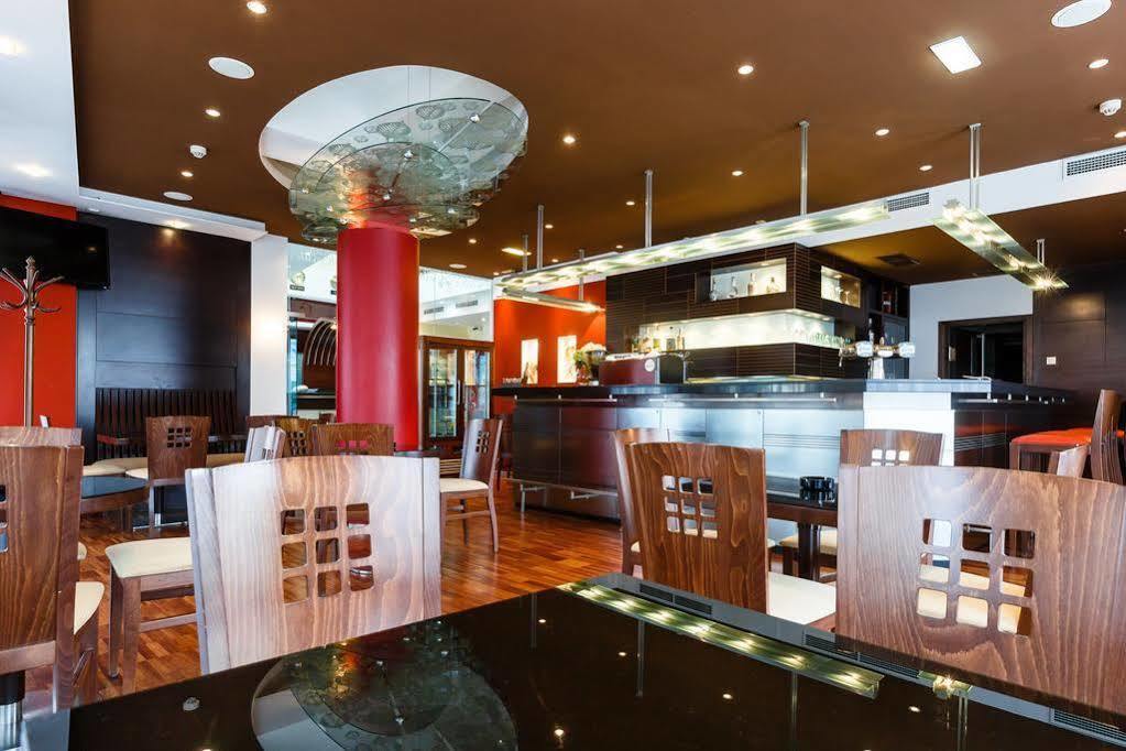U Zvonu Hotel Plzen Exterior photo